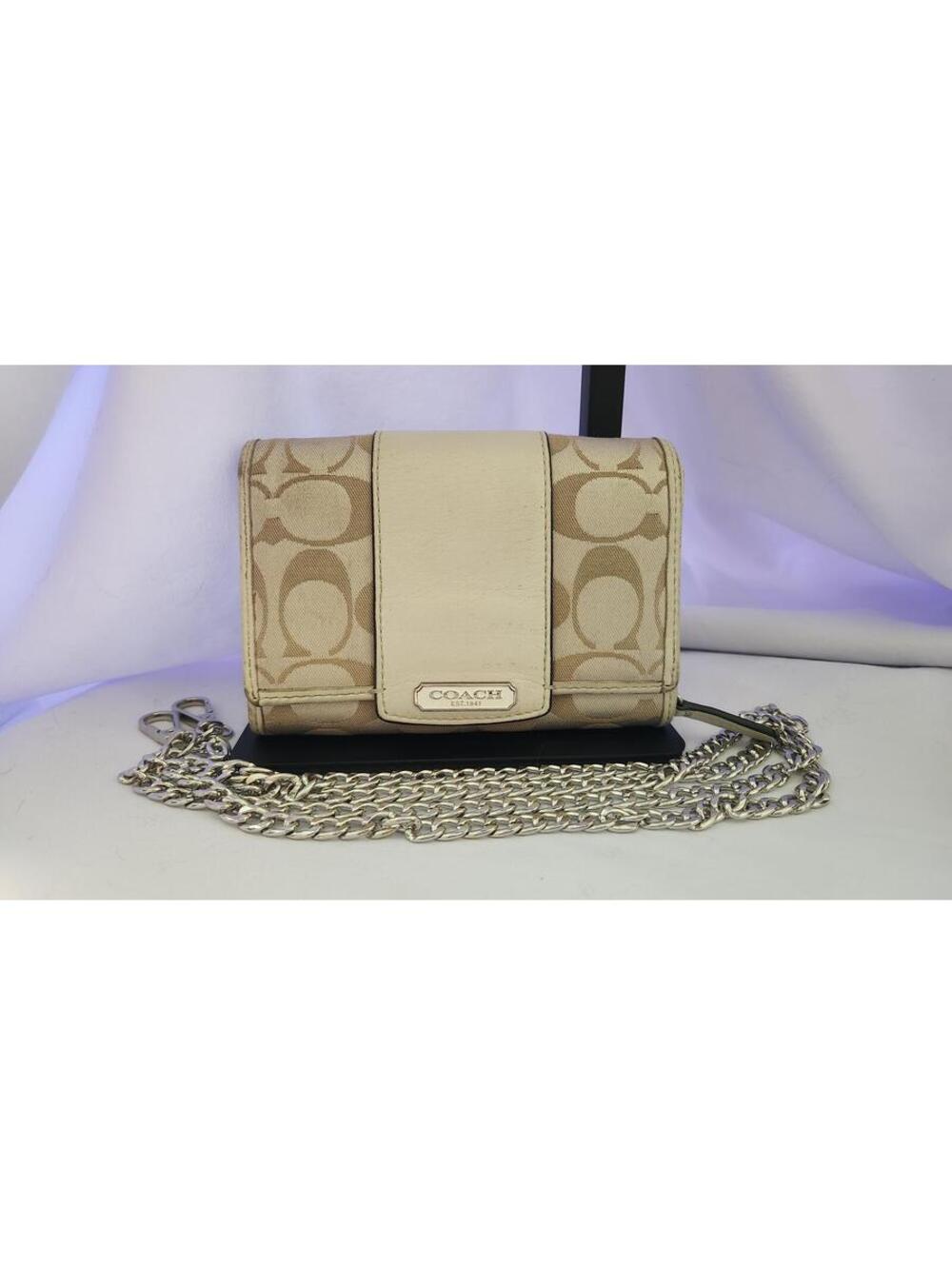 Coach Signature Canvas Wallet on Chain Crossbody – Monogram Wallet